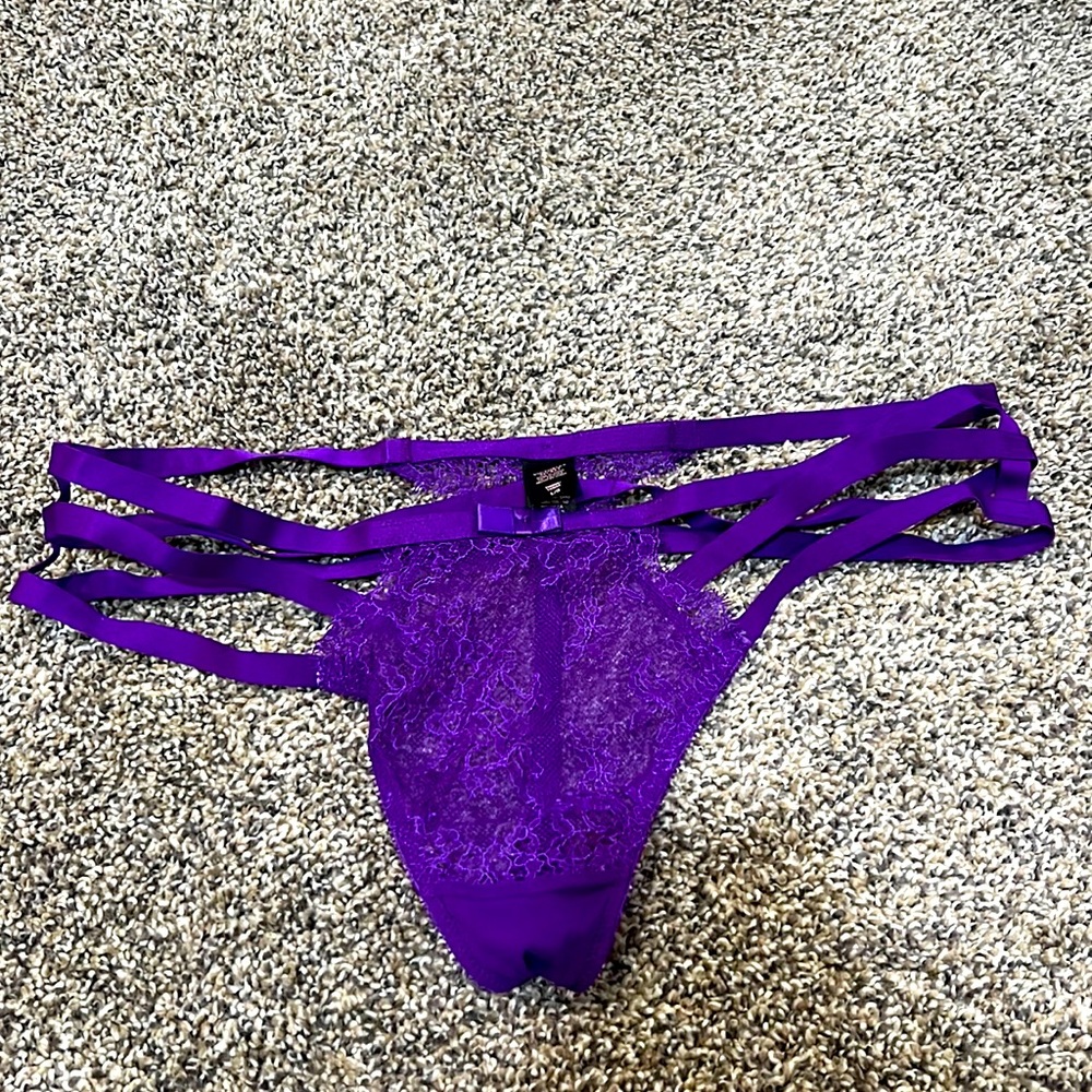 VS/pink purple strappy thong L NEW
